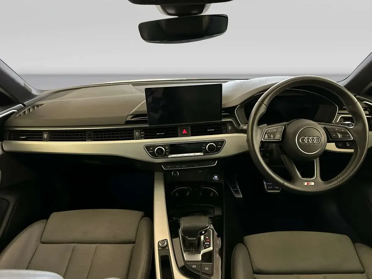 Used Audi A4 S-Line 204 HP (150 kW) 2023 White Estate