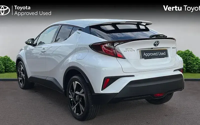 Used Toyota C-HR Design 122 HP (89 kW) 2023 White SUV