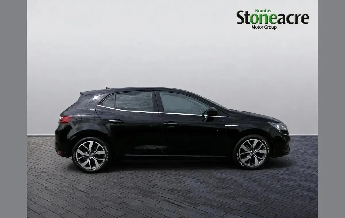 Used Renault Mégane IV Dynamique 110 HP (80 kW) 2016 Black Hatchback