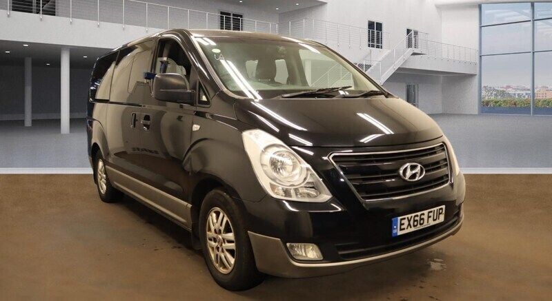 Black Used 2016 Hyundai I800 SE MPV | £14,995 (Expensive) - Image 1/2