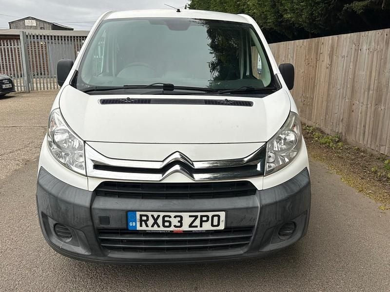 Begagnad Citroën Dispatch 90 HK (66 kW) 2013 Vit Minibuss