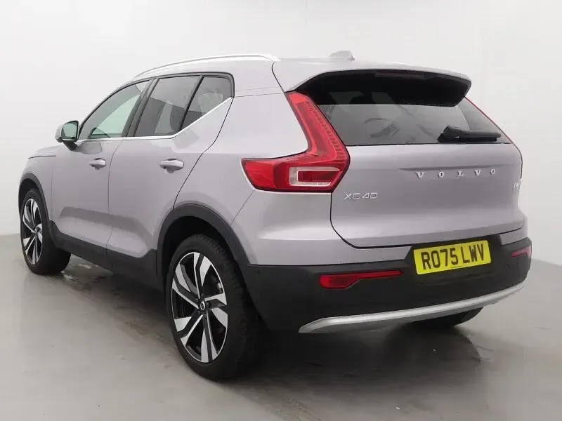 Used Volvo XC40 Ultra 194 HP (142 kW) 2025 Silver SUV