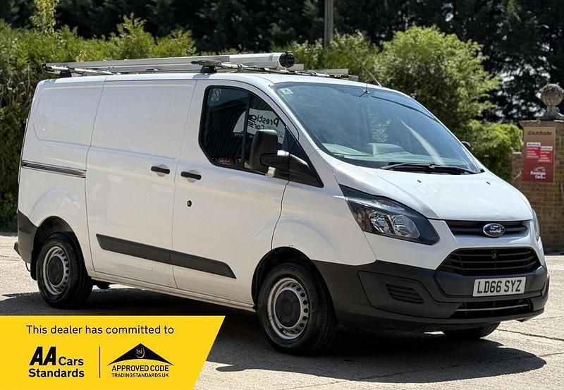 White Used 2016 Ford Transit Custom | £7,990 (Good price) - Image 1/2