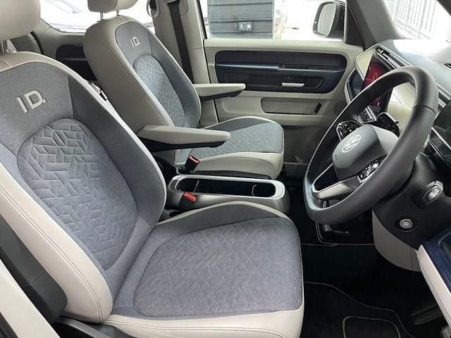 Usado VW ID. Buzz Pro 150 kW (204 CV) 2024 Plateado Monovolumen