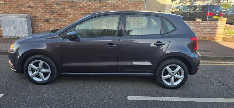 Begagnad VW Polo 2015 Grå Halvkombi