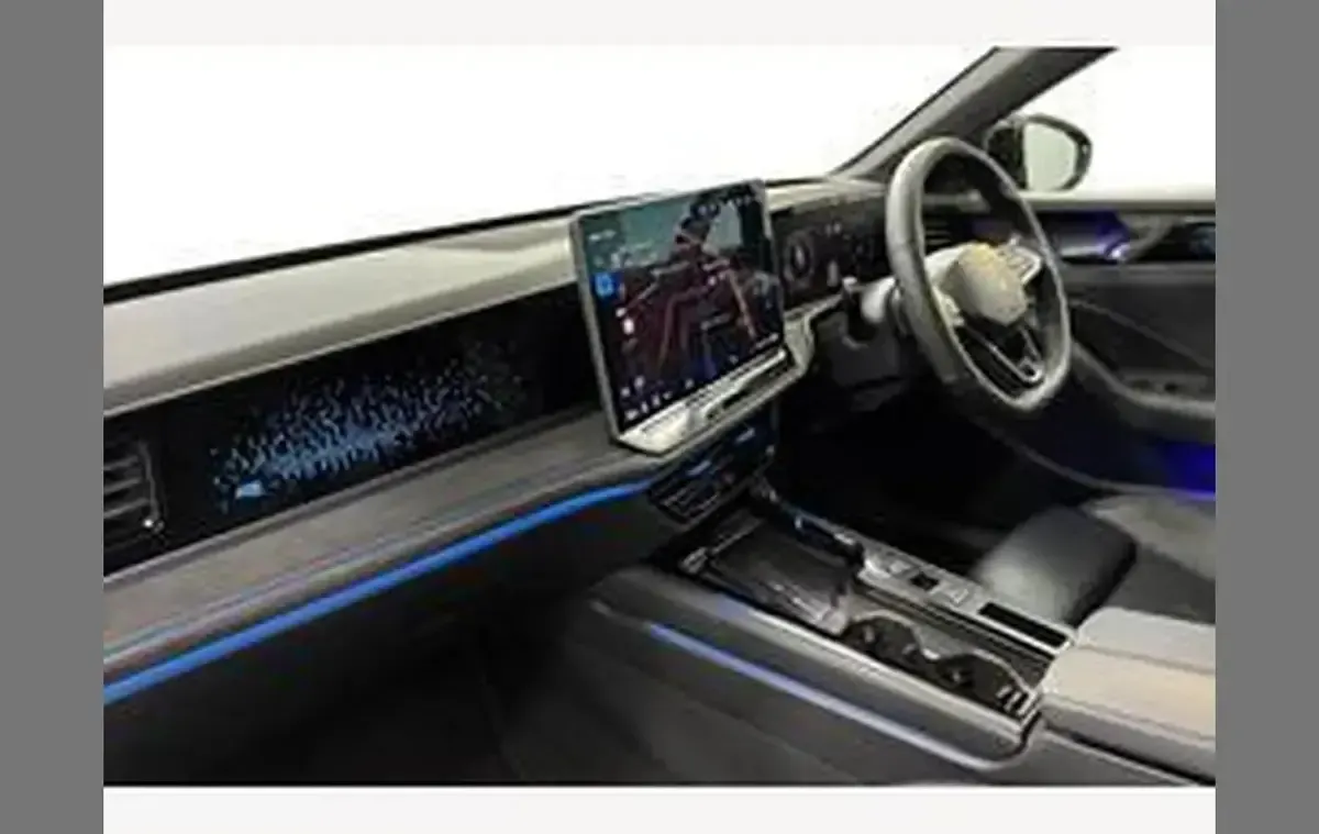 Usado VW Passat R-line 147 HP (108 kW) 2025 Cinzento Carrinha