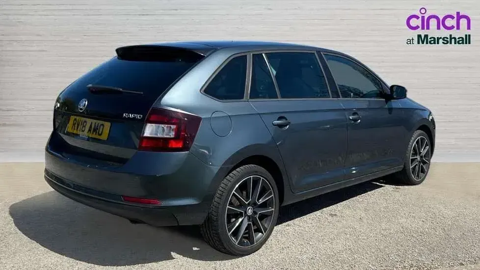 Gebraucht Skoda Rapid Sport 110 PS (80 kW) 2018 Grau Kleinwagen