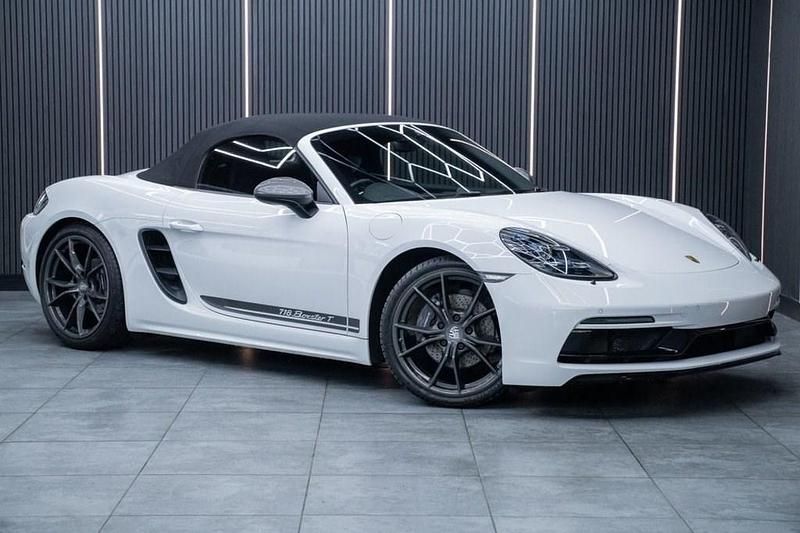 White Used 2019 Porsche 718 Boxster Cabriolet | £43,991 (Fair price) - Image 1/4