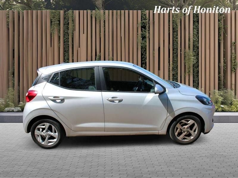 Używany Hyundai i10 SE 2022 Srebrny Hatchback