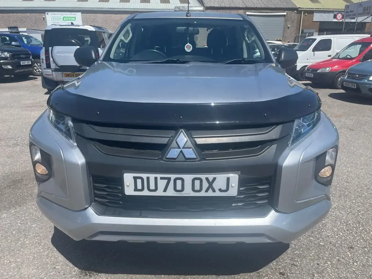Used Mitsubishi L200 150 HP (110 kW) 2020 Silver Pickup