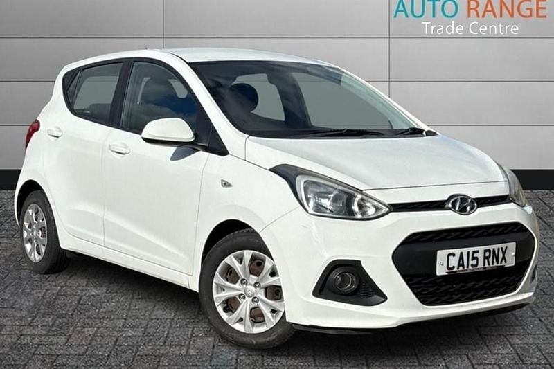 White Used 2015 Hyundai i10 SE Hatchback | £4,791 (Fair price) - Image 1/1