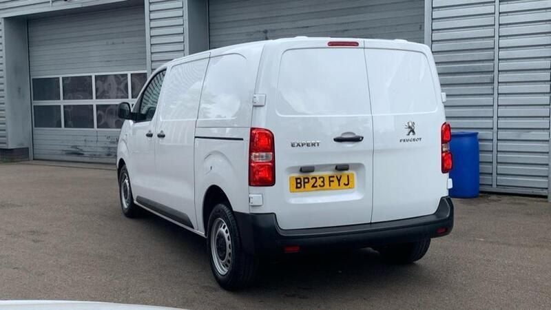 Used Peugeot Expert Premium 102 HP (75 kW) 2023 White Van