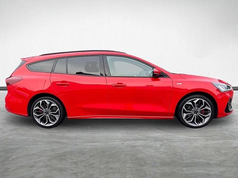 Used Ford Focus ST-Line 153 HP (112 kW) 2022 Red Estate