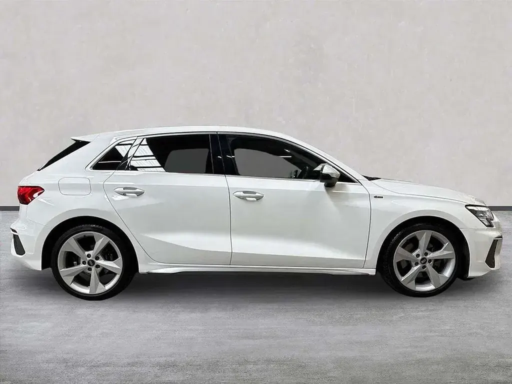 Used Audi A3 S-Line 150 HP (110 kW) 2021 White Sedan
