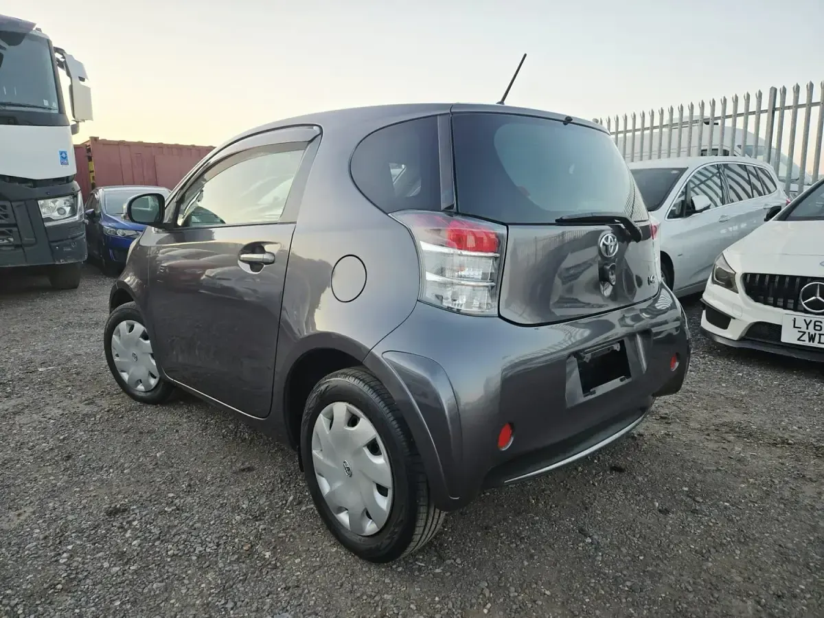 Used Toyota iQ 98 HP (72 kW) 2013 Grey Hatchback