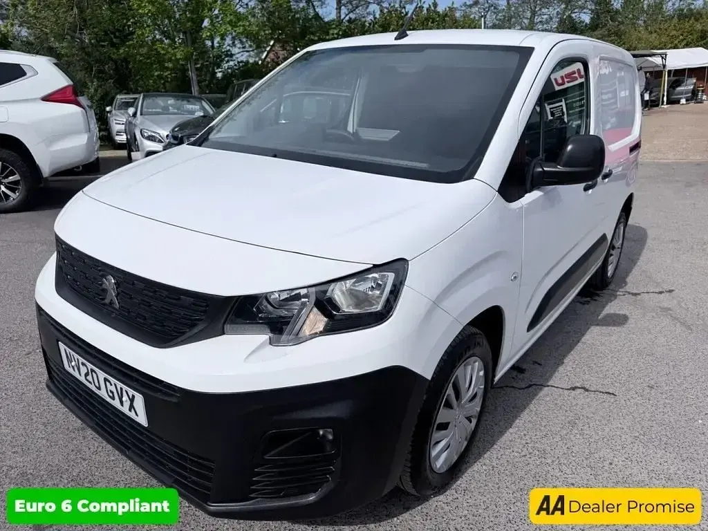 Begagnad Peugeot Partner 131 HK (96 kW) 2020 Vit Minibuss