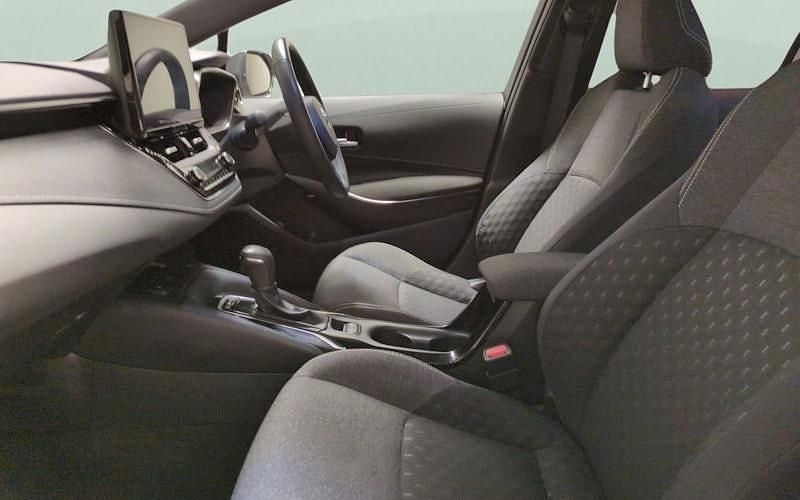 Used Toyota Corolla 140 HP (102 kW) 2024 Silver Estate