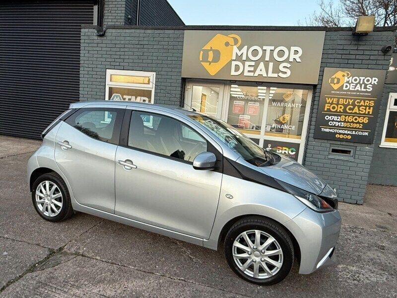 Silver Used 2014 Toyota Aygo X-play Hatchback | £5,295 (Fair price) - Image 1/4