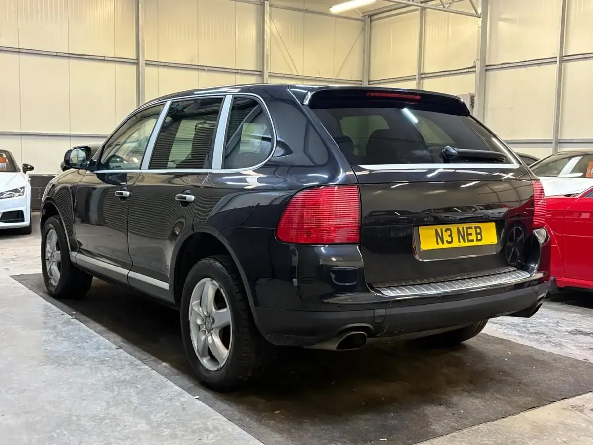 Used Porsche Cayenne 250 HP (183 kW) 2006 Black SUV