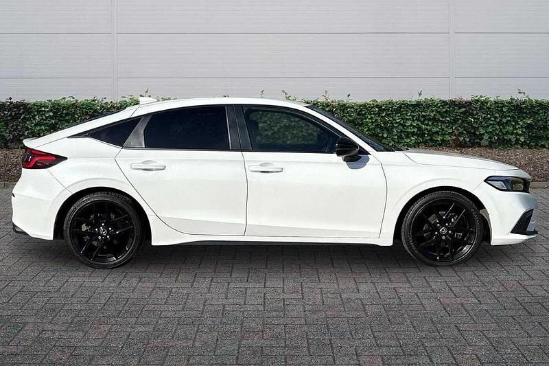 Used Honda Civic Sport 143 HP (105 kW) 2023 White Hatchback