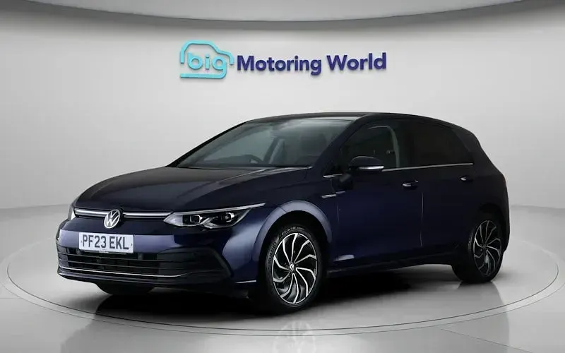 Used VW Golf VIII Edition 131 HP (96 kW) 2023 Blue Hatchback