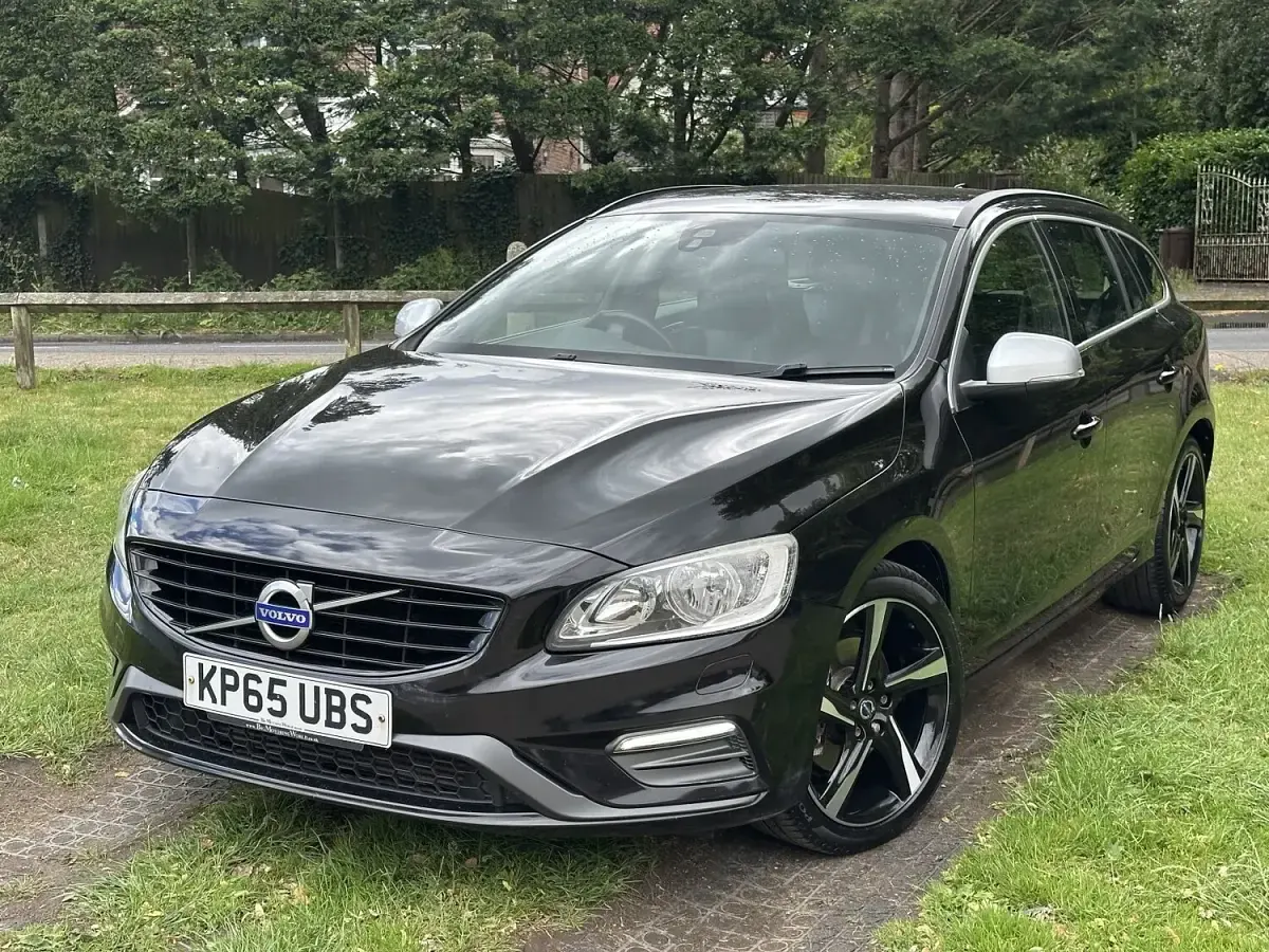 Used Volvo V60 R-Design 2015 Black Estate