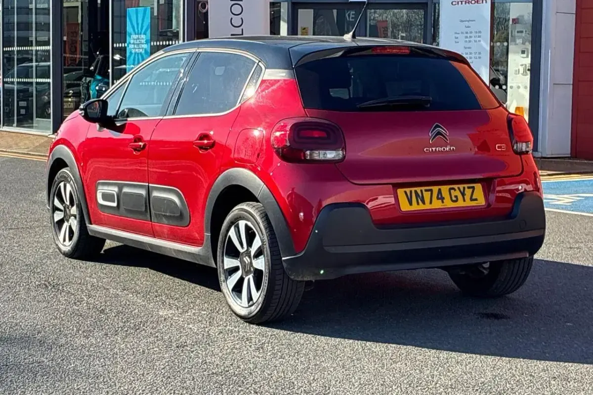 Used Citroën C3 PureTech 82 HP (60 kW) 2024 Red Hatchback