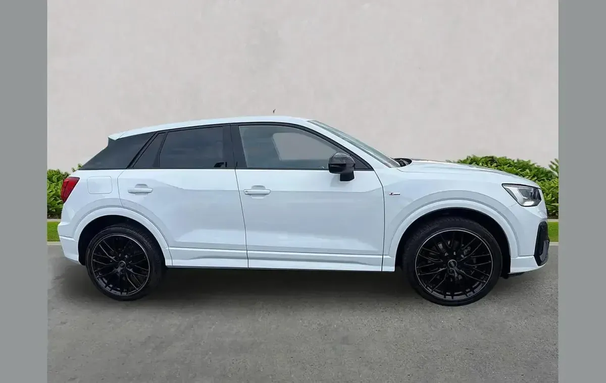 Used Audi Q2 Black Edition 190 HP (139 kW) 2025 White SUV