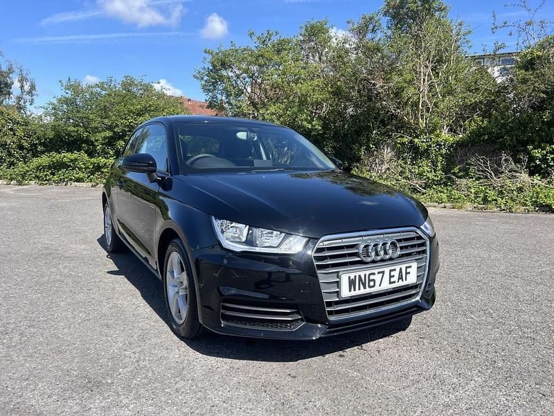 Begagnad Audi A1 2017 Svart Halvkombi