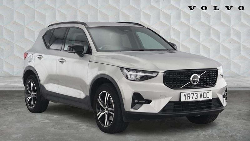 Silver Used 2023 Volvo XC40 Plus SUV | £29,283 (Fair price) - Image 1/4