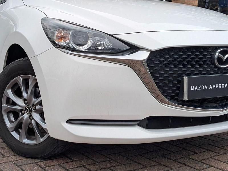 Used Mazda 2 75 HP (55 kW) 2022 White Hatchback