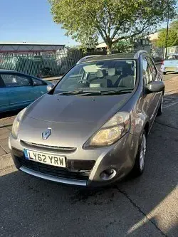 Used Renault Clio Dynamique 111 HP (81 kW) 2012 Grey Estate