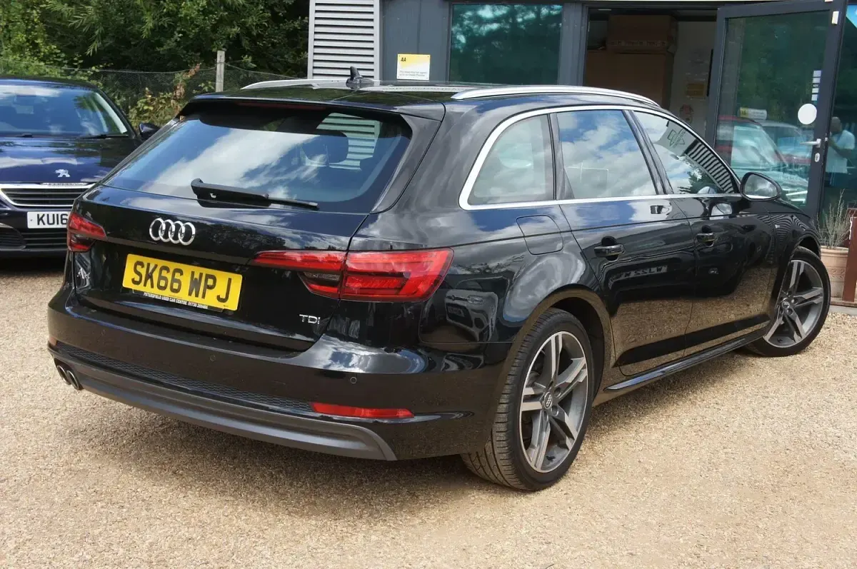 Used Audi A4 S-Line 190 HP (139 kW) 2016 Black Estate
