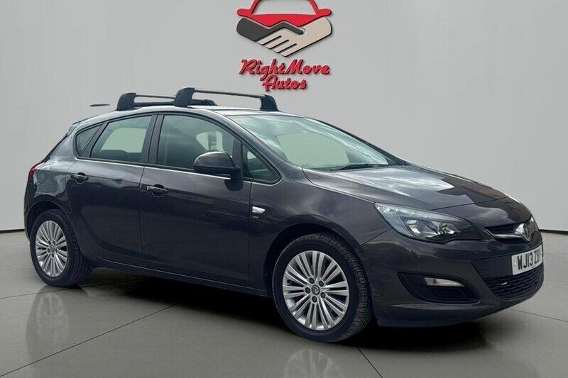 Grey Used 2013 Vauxhall Astra Hatchback | £2,295 (Good price) - Image 1/1