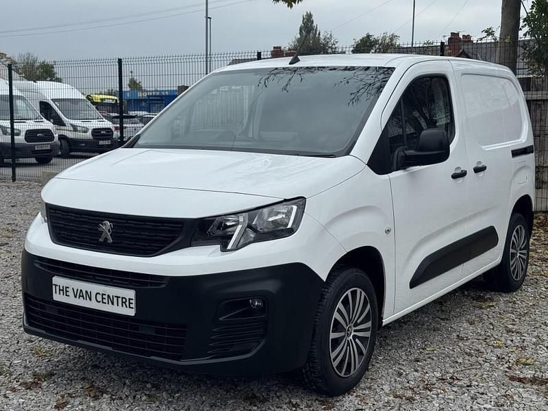 Used Peugeot Partner 2021 White MPV