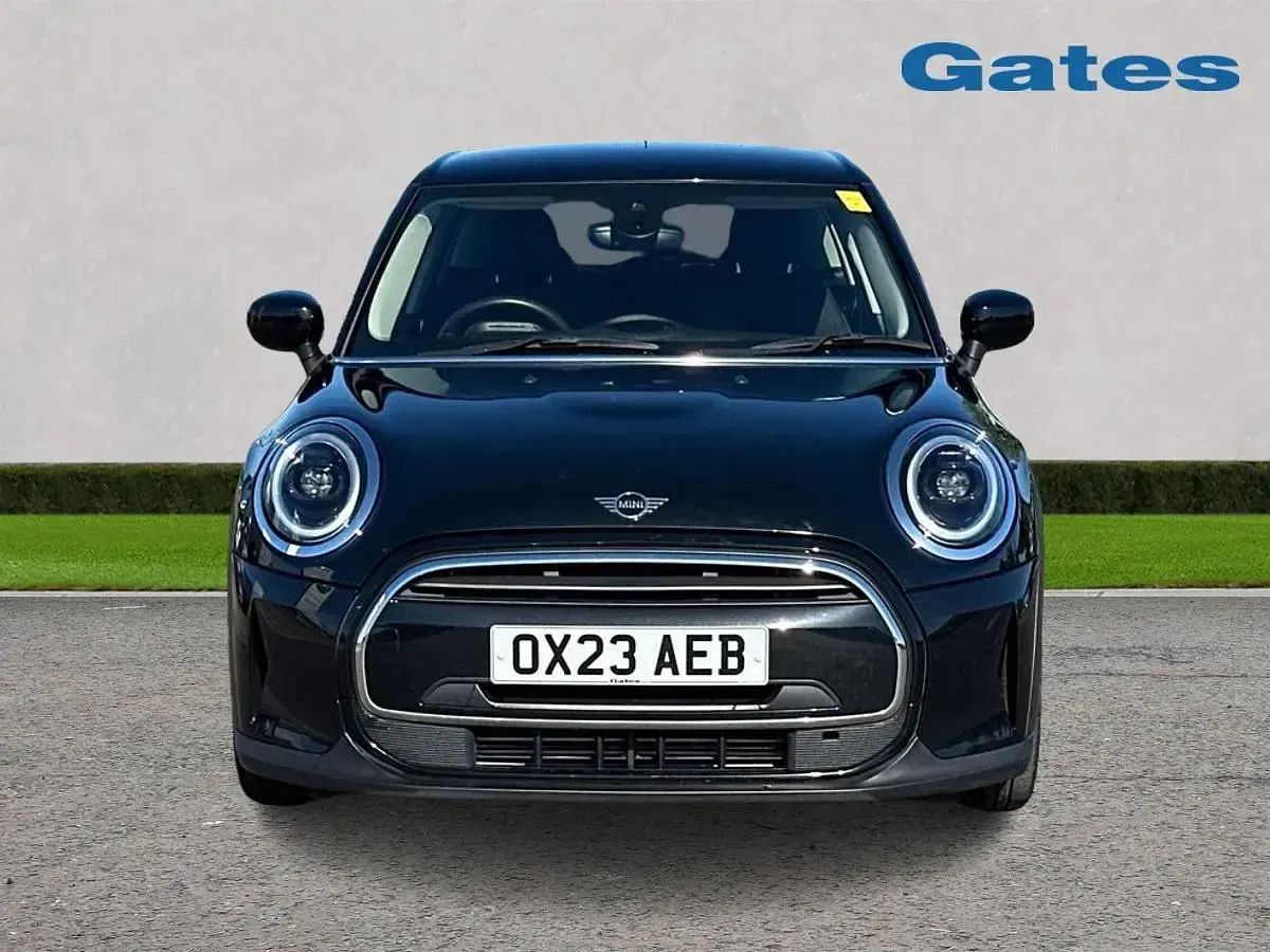 Usado Mini Cooper Classic 2023 Preto Citadino