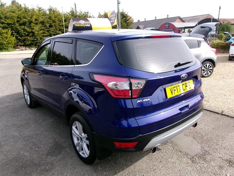 Used Ford Kuga Zetec 120 HP (88 kW) 2017 Blue SUV