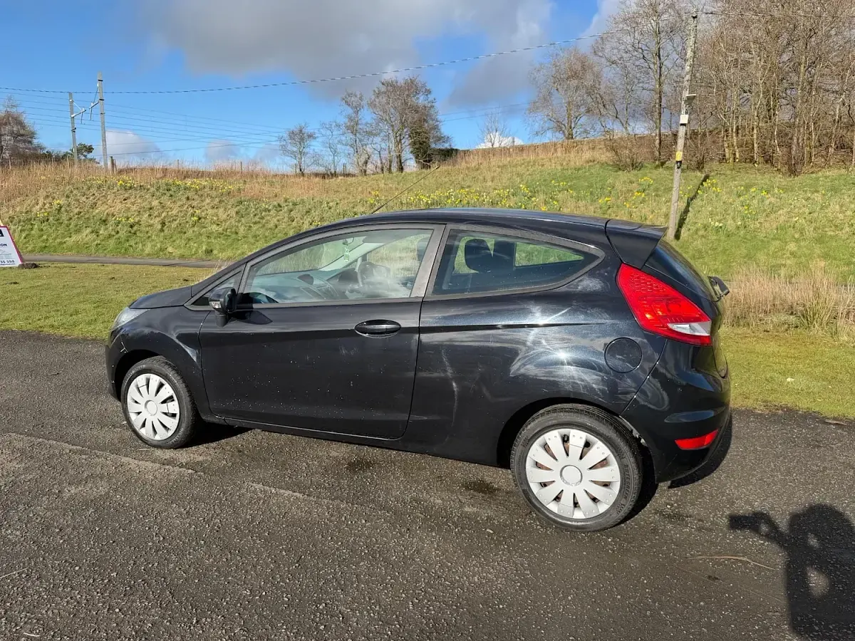 Used Ford Fiesta 67 HP (49 kW) 2010 Black Hatchback