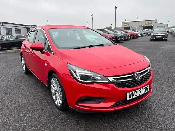 Used Vauxhall Astra 110 HP (80 kW) 2017 Red Hatchback