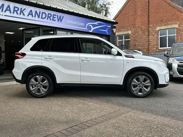 Used Suzuki Vitara SZ-T 112 HP (82 kW) 2018 White SUV