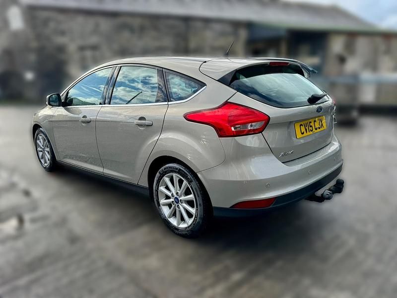 Used Ford Focus Titanium 120 HP (88 kW) 2015 Silver Hatchback