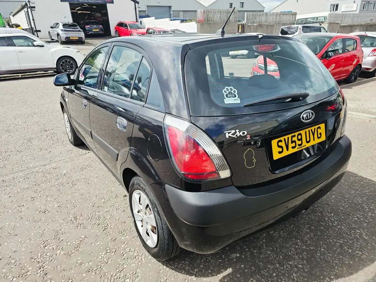 Used Kia Rio 95 HP (69 kW) 2009 Black Hatchback