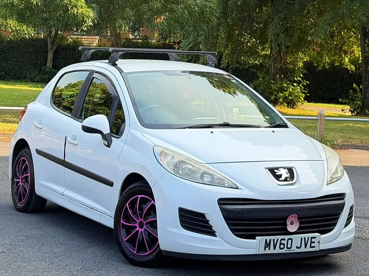 Used Peugeot 207 S 92 HP (67 kW) 2010 White Hatchback
