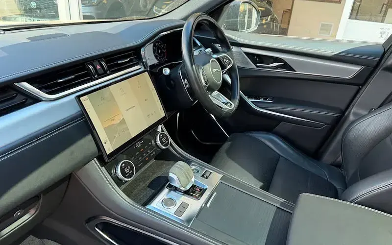 Used Jaguar F-Pace R-Dynamic 250 HP (183 kW) 2021 Grey SUV