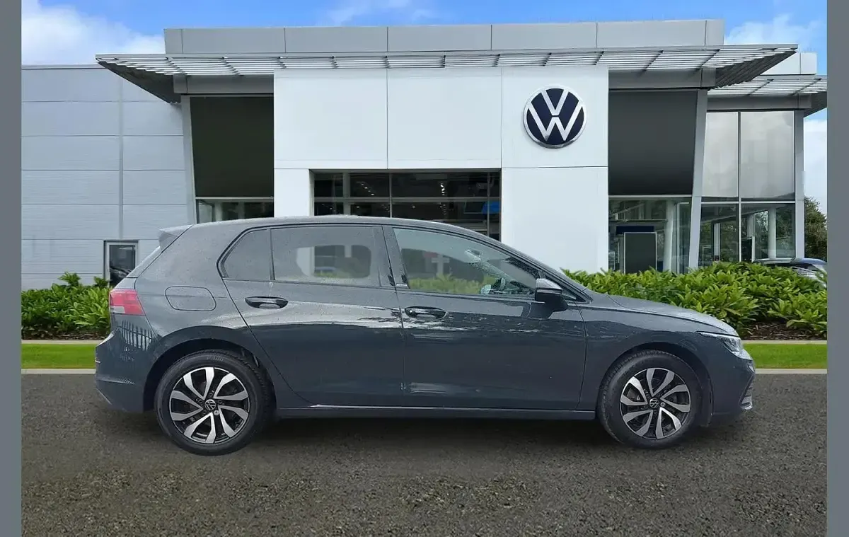 Used VW Golf VIII Active 150 HP (110 kW) 2022 Grey Hatchback