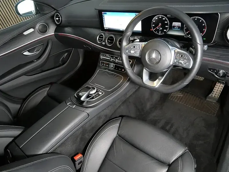 Used Mercedes E200 AMG line 184 HP (135 kW) 2020 Silver Estate