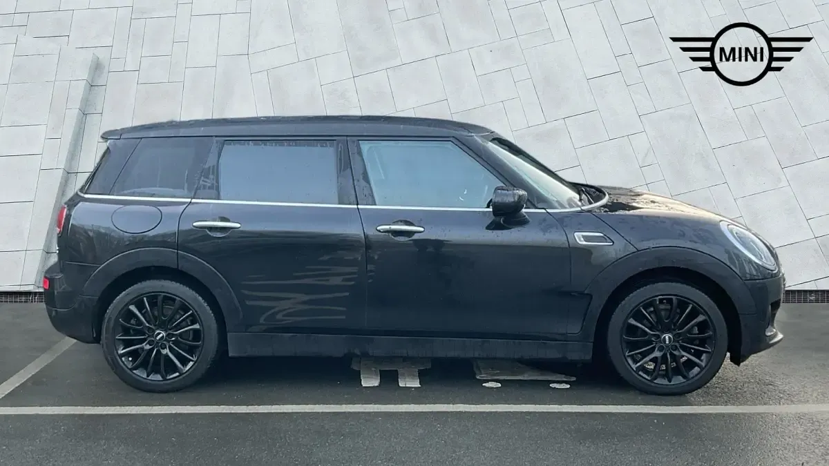 Used Mini Cooper Clubman Classic 134 HP (98 kW) 2024 Black Estate