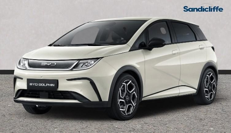 Used BYD Dolphin Active 69 kW (95 HP) 2023 Solid  cream white Hatchback