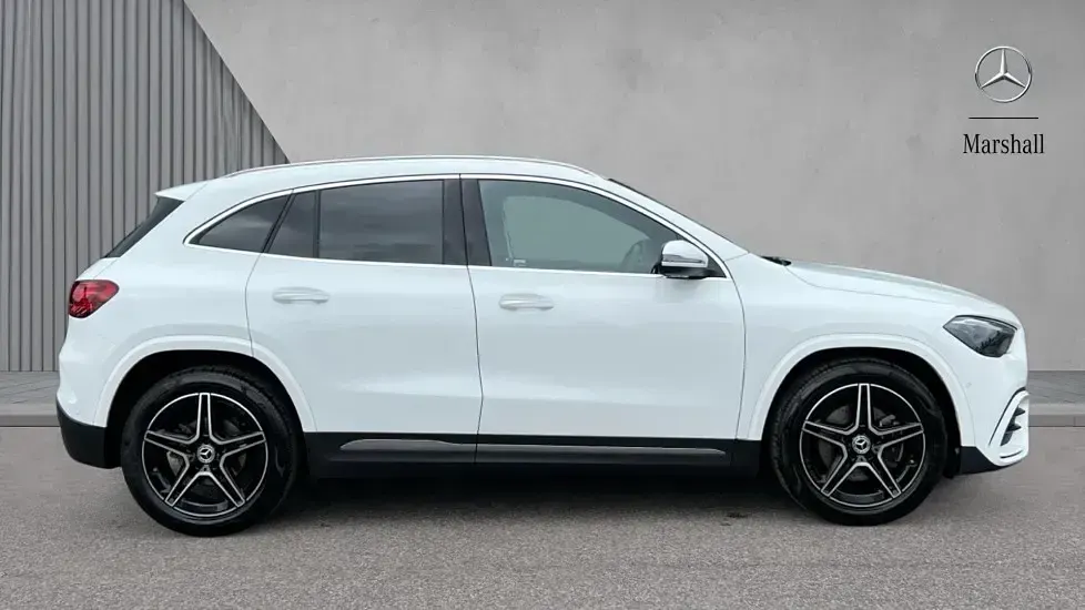 Used Mercedes GLA200 Executive 163 HP (119 kW) 2025 Polar white SUV