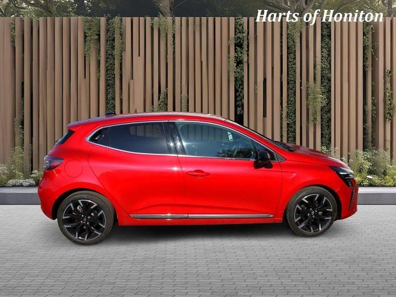 Used Renault Clio V Techno 2023 Red Hatchback